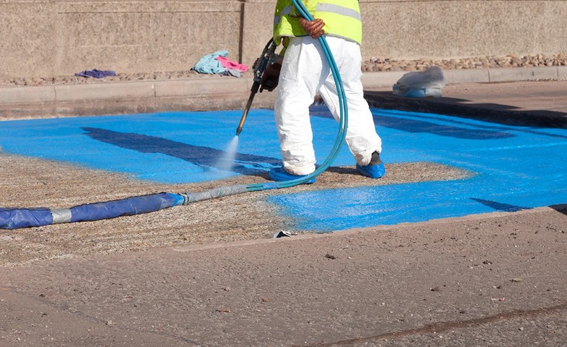 Impermeabilización terraza con pintura azul Bilbao